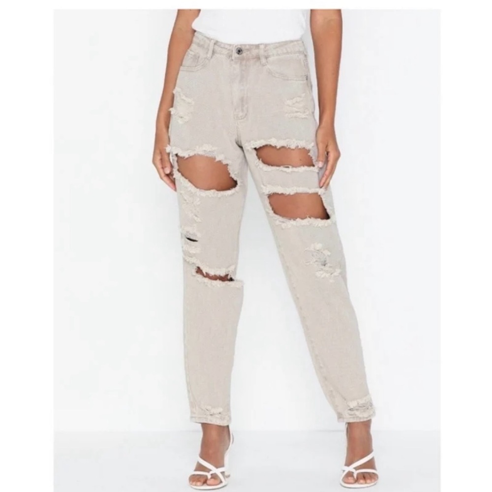 Missguided Riot Distressed High Rise Mom Jeans - Picture 2 of 9